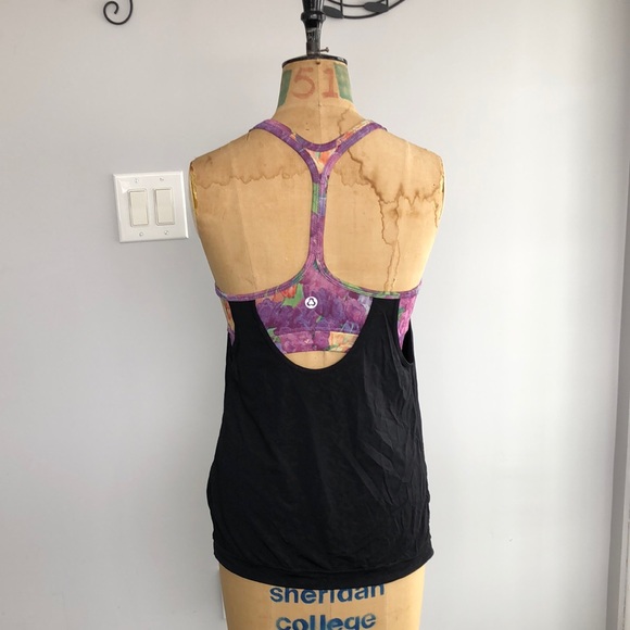 Titika workout tank - Picture 1 of 7